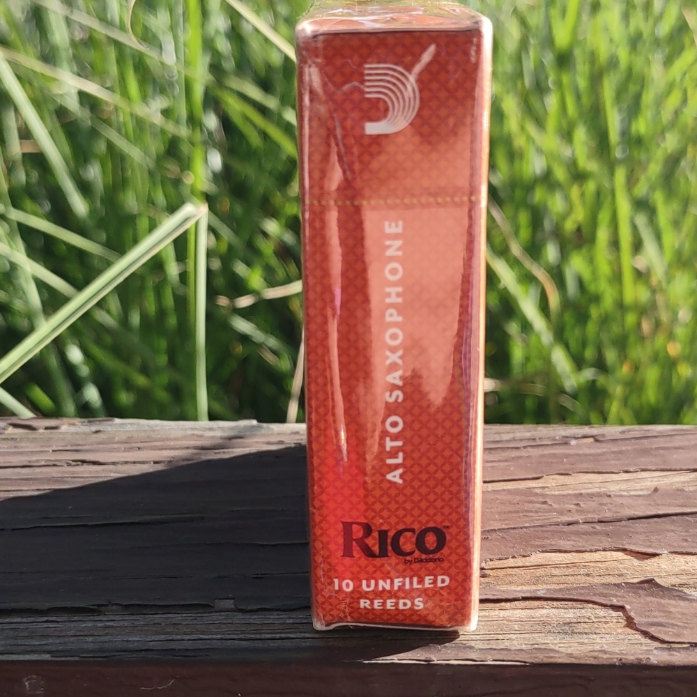 10 Pack Rico Alto Saxophone Unfiled Reeds Strength 2.5 RJA1025 NEW - Picture 6 of 9